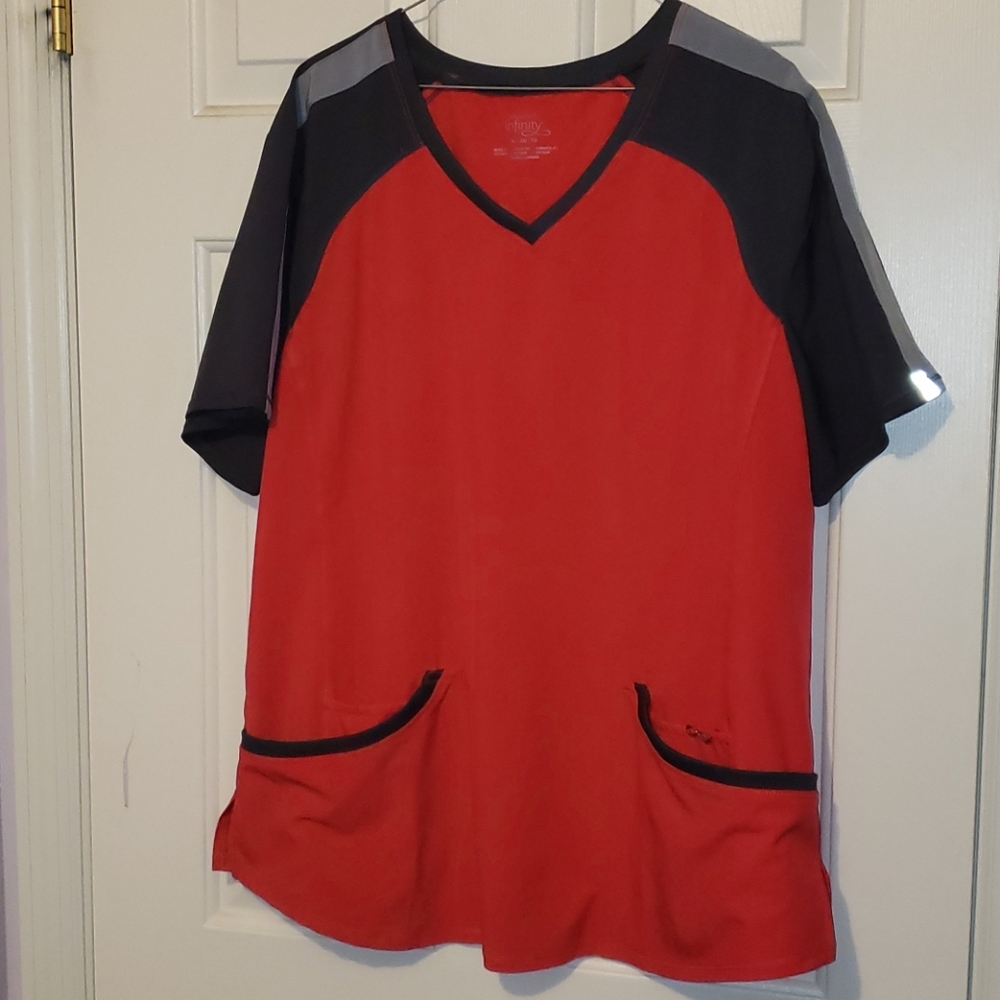Cherokee Infinity Scrub Top XL